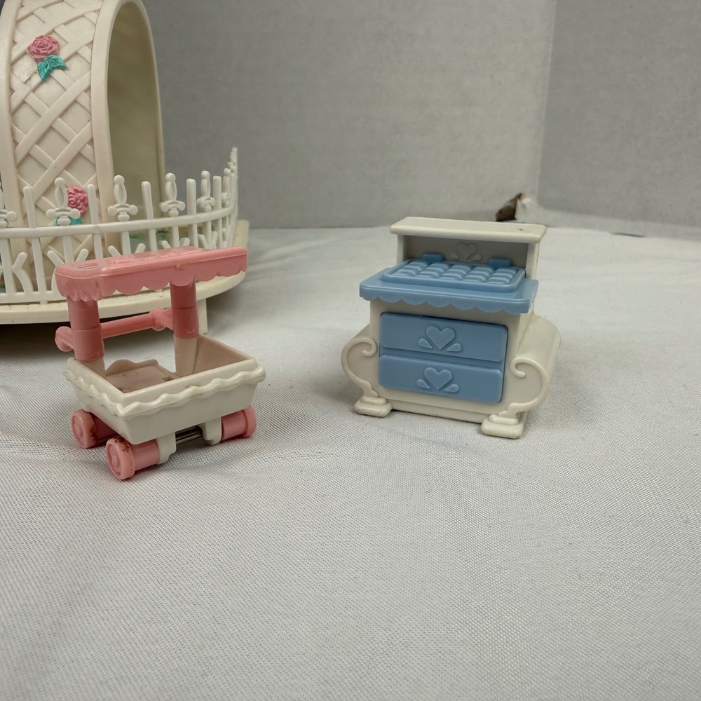 Vintage Fisher-Price Precious Places Baby's Nursery Cottage 5161 Boxed Set 1989 - Picture 6 of 16